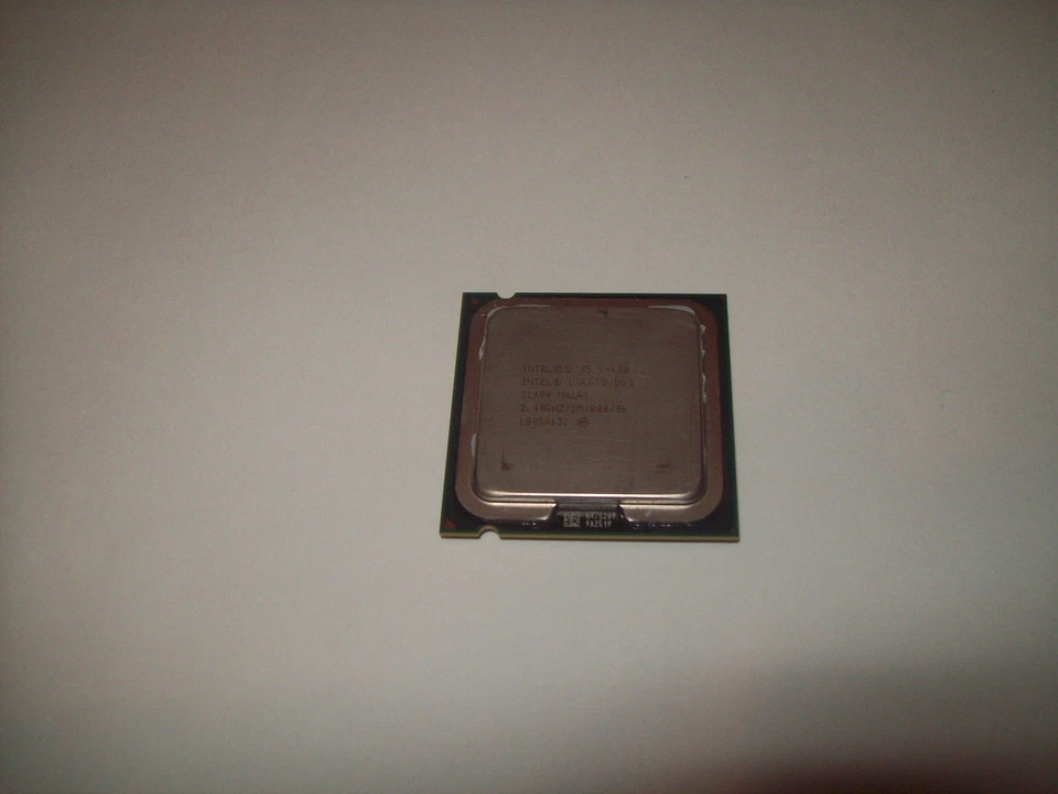 INTEL SLA94 CORE 2 DUO 2.4GHz/2m/800/06  CPU - Image 1 of 1