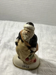 VINTAGE CERAMIC 1902 SANTA CLAUS FIGURINE HANGING ORNAMENT - Picture 1 of 5