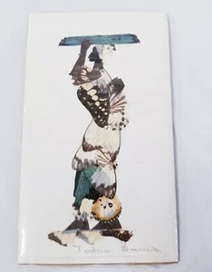 Arte de mosaico de mariposa africana hecho a mano por artistas africanos mujeres cesta en la cabeza - Imagen 1 de 5