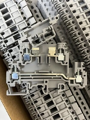 Box Of 50 M4/8.D2.SF Entrelec 1SNA115604R2100 Terminal Blocks  - Image 1 of 3