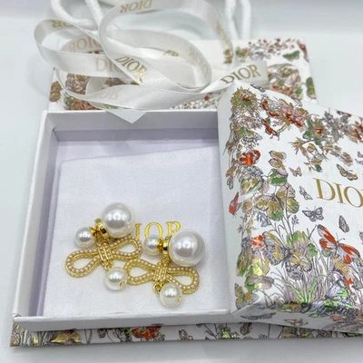 Pendientes Christian Dior Logo Dior Foto 1 de 4
