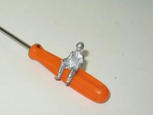SOLIDO DINKY CIJ, 1 soldat METAL BRUT a peindre, militaire conducteur assis - Picture 1 of 10