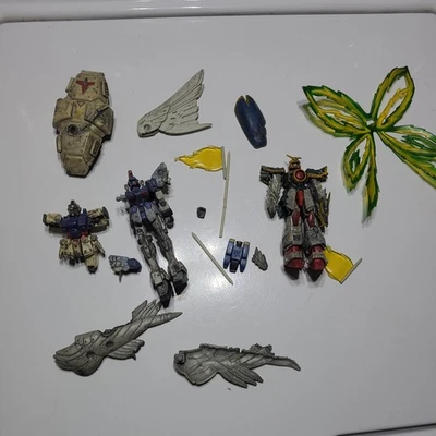 Lote de piezas vintage de figuras Bandai Mobile Fighter G Gundam etc Foto 1 de 4