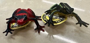 2 Stück Poison Dart Frosch Pin Rain Forest rot schwarz grün - Bild 1 von 4