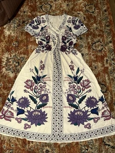 Maxi Vestido Shein Talla Grande Blanco Púrpura Floral Loto Corbata Frontal - Imagen 1 de 16