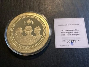 Queen Elizabeth II CU vergoldet mit Punkt Silber 110gm 2017 Saphir Jubiläum - Bild 1 von 4