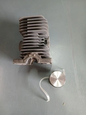 STIHL CYLINDER W PISTON #1130-020-1207 - Image 1 of 4