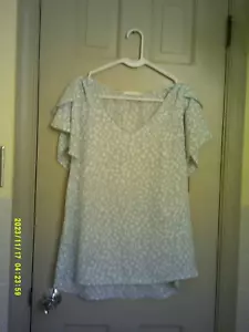 Ladies Vine & Love Brand Blouse, Size L. Short Sleeves, V-Neck. - Picture 1 of 3