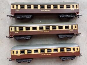 Three Lima HO Scale Great Western Passenger Carriages