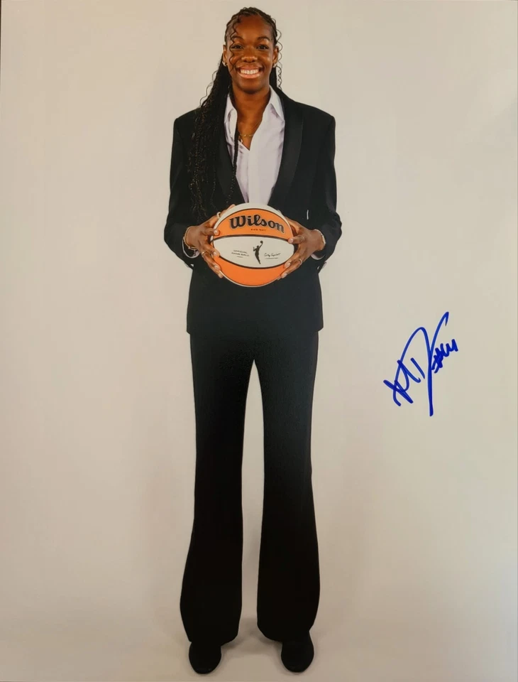 Dominique Malonga HARD Signed 8.5x11 Photo No. 2 Pick.  Seattle Storm - Image 1 of 1