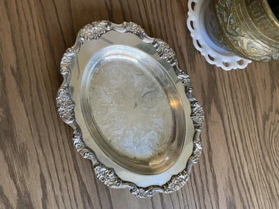 Plato ovalado vintage Lancaster Rose EPCA plateado con borde floral ornamentado Foto 1 de 4