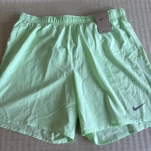 Nike Challenger Shorts Mens XL Dri-FIT Running Liner Pocket Sustainable New - Picture 1 of 20