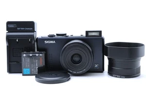Near Mint Sigma DP2 14MP Compact Digital Camera Black w/ Charger Hood Adapter - Picture 1 of 23