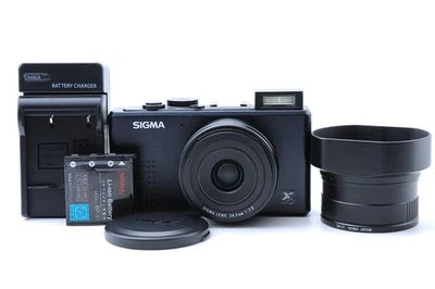 Near Mint Sigma DP2 14MP Compact Digital Camera Black w/ Charger Hood Adapter - Image 1 of 4