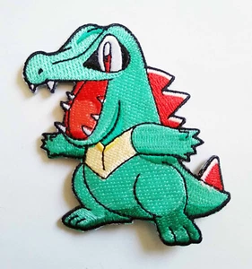 Totodile Pokemon Stickerei Bügelbild/Aufnähen Patch - Bild 1 von 1