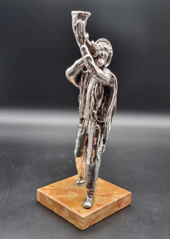 VINTAGE STERLING SILVER 925 HALLMARKED ZU STATUE HUNTER PLAYING WITH A HORN Cover