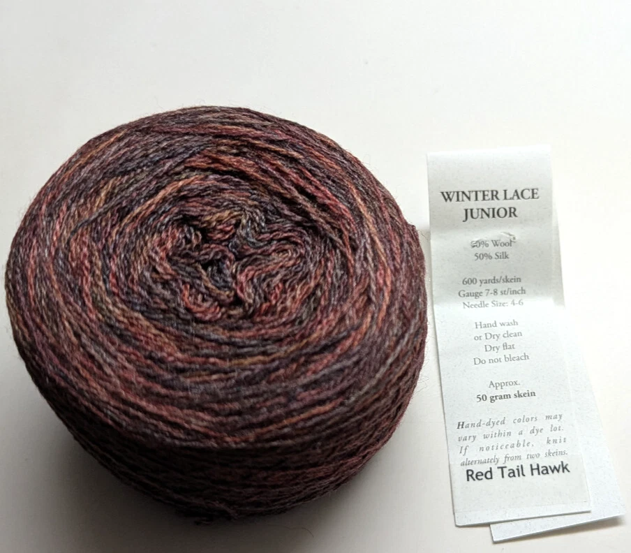 Encaje de invierno para pastel individual junior pintado a mano cola roja halcón 50 % lana/50 % seda TM Foto 1 de 2