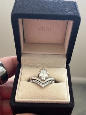 Vrai lab создал бриллиант обручальное кольцо, платина, овальный, размер 5,5. БЕСПЛАТНАЯ лента - Изображение 1 из 4