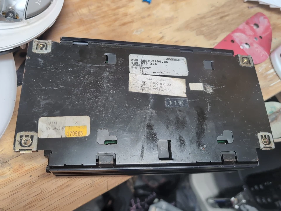 1996-2001 AUDI A4 - BOSE AMPLIFICADOR ESTÉREO / AMPLIFICADOR 8D0-035-225 USD OEM Foto 1 de 3