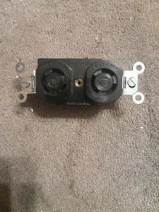 Hubbell 7580-G Twist-Lock Duplex Polarized Receptical 10-15A, 125-250V  - Picture 1 of 6