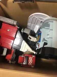 Transformation dispatched! Big Fire & Command Station transforms completely! DX - Picture 1 of 5