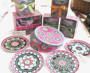 Vera Bradley CUPCAKES PINK SET Tea Pot MUG Mugs Coffee CUP Luncheon Plates NEW - Picture 1 of 12