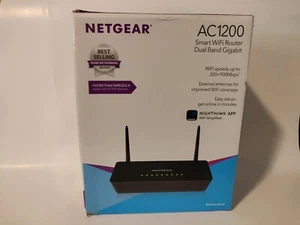 Netgear AC1200 Inteligentny router Wifi Model R6220 z adapterem ściennym i kablem Ethernet - Zdjęcie 1 z 3