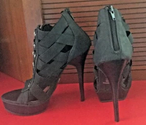 Wild Rose Black Peep Toe Zip Up Elastic Strappy Sandals - size 7 - Picture 1 of 2