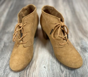 TOMS WOMENS LUNATA SUEDE DESSERT TAN LACE UP ANKLE BOOTS SIZE 8 W EUC - Picture 1 of 5