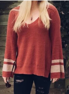 Suéter Free People Cuello en V Rojo Naranja Abertura Puño Manga Campana Túnica Acanalada Mediana Foto 1 de 4