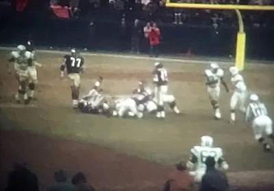 De colección Super8 Minnesota Vikings vs Raiders? Carrete de fútbol americano de la NFL Near Field de 3" Foto 1 de 3