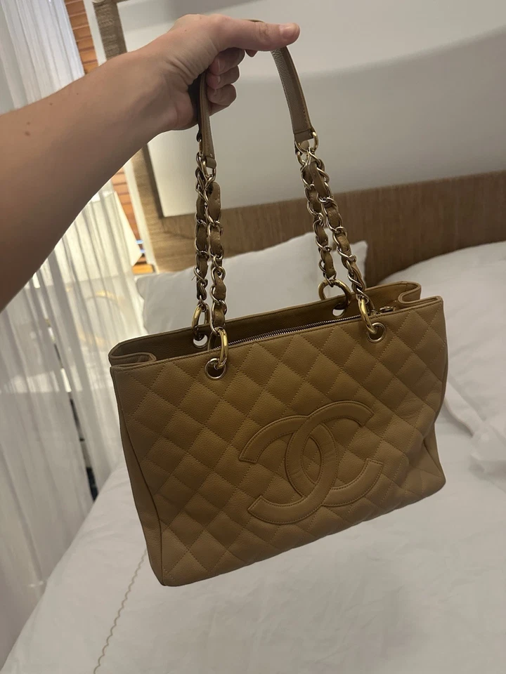 Сумка наплечная CHANEL бежевая кожа - Изображение 1 из 4