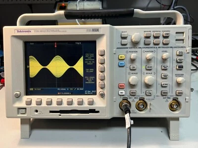 Tektronix TDS3032 300MHz Oscilloscope Colour TFT Tested - Image 1 of 2