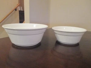 Coronado White Nancy Calhoun Bowl Set Portugal Ceramic VTG 8" & 9 1/4" Good Cond - Picture 1 of 9