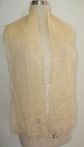Bufanda vintage de mohair y lana Bloomingdale's color beige/crema hecha en Escocia - Imagen 1 de 5