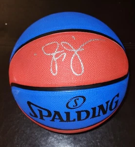 JULIUS ERVING ""DR. Baloncesto firmado J' NBA HOF 1993 *Certificado de autenticidad * Prueba 1 - Imagen 1 de 4
