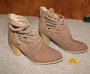 Ladies' Sz 40 CLOSED-TOE BOOTIES (beige w/ straps; back zipper; 3" heel) New - Picture 1 of 4