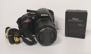 Nikon D3500 fotocamera reflex digitale 24,2 MP con obiettivo 18-55 mm - perfettamente funzionante, *CONDA, LEGGI* - Foto 1 di 17