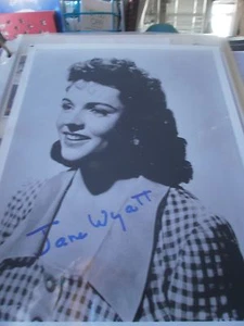 JANE WYATT SIGNED ORIGINAL PHOTOGRAPH - Picture 1 of 1