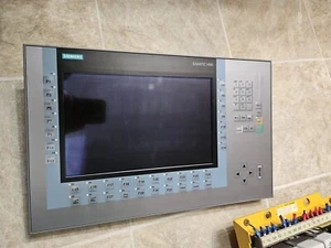 SIEMENS 6AV2 124-1MC01-0AX0 SIMATIC KP1200 COMFORT PANEL 6av2 124-1mc01-0ax0 - Picture 1 of 10