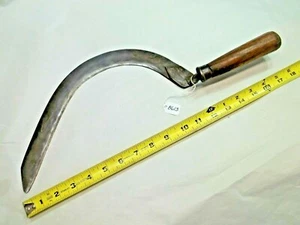 Vintage Corn, Grass, Weed Scythe Cutter, Wooden Handle for Farm or Garden 17" Lg - Picture 1 of 5