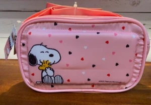 NWT PEANUTS SNOOPY CROSSBODY BAG 8.5" x5.5" ADJUSTABLE STRAP IN PINK WITH HEARTS - Picture 1 of 5