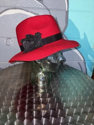 Sombrero vintage para mujer Cloche rojo 100 % lana fieltro Liz Claiborne Foto 1 de 4