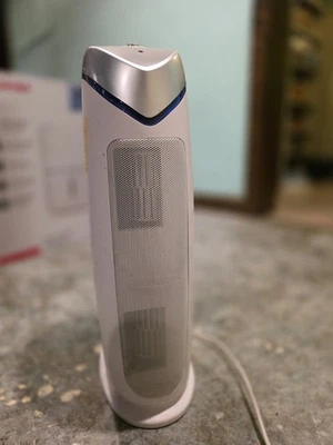 Purificador de aire Germ Guardian 3 en 1 luz UV-C con filtro Hepa verdadero negro Foto 1 de 4