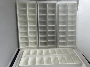 Juego de 4 bandejas apilables vintage Frigidaire 16 cubitos grandes de plástico blanco - Imagen 1 de 8