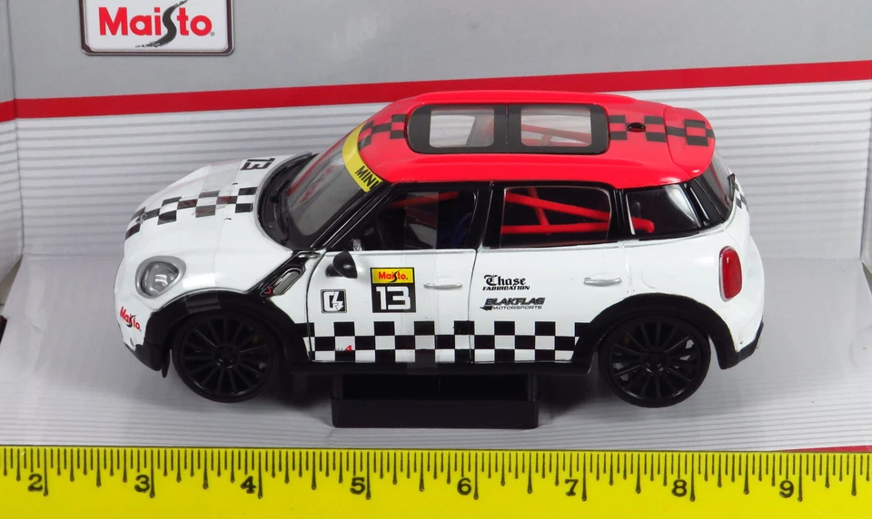 Maisto All Stars Mini Cooper Countryman 13 White & Red Diecast Car 1:24 - Image 1 of 4