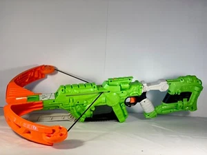 NERF Zombie Strike Dreadbolt Armbrustblaster 2016 keine Pfeile Sehr guter Zustand nicht zissig - Bild 1 von 8