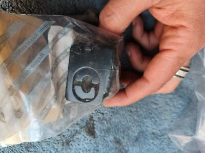 ORIGINALE 51857613 1x STAFFA RADIATORE SCAMBIATORE CALORE FIAT 500 312 PANDA 319 - Изображение 1 из 4