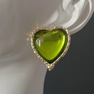 Gripoix Style Heart Clip On Earrings Green Jelly Belly Poured Resin Gold Tone - Picture 1 of 7