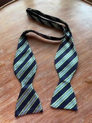 Pajarita 100 % seda Saddlebred para hombre, a rayas, totalmente ajustable, en muy buen estado Foto 1 de 4